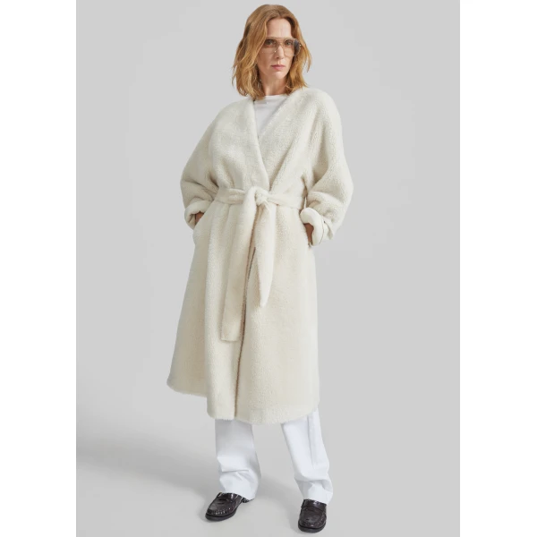 The Frankie Shop Livigno Faux Shearling Coat – Ivory, view 4
