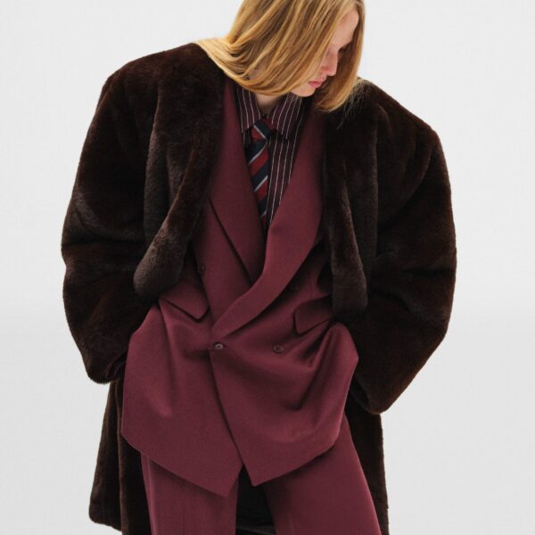 The Frankie Shop Monterey Structured Wool Blazer - Burgundy - Oversized Minimalist Jackets in Red - Shop at Coveti