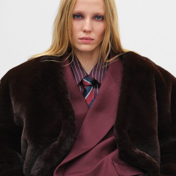 The Frankie Shop Monterey Structured Wool Blazer - Burgundy - Oversized Minimalist Jackets in Red - Shop at Coveti
