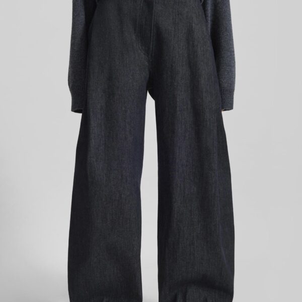 The Frankie Shop Nesna Barrel-Leg Jeans - Black - Oversized Minimalist Pants in Black - Shop at Coveti