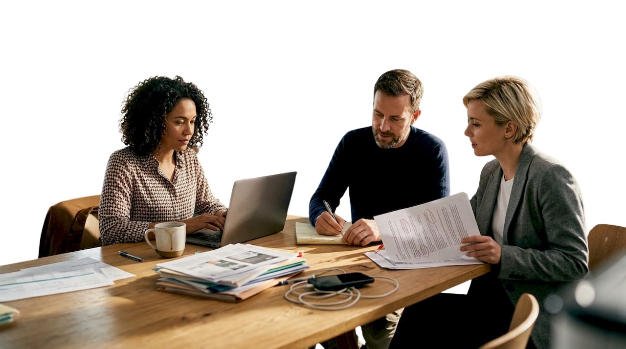 L’équipe de direction se penche sur différentes solutions pour remplacer la base de données de l’entreprise.