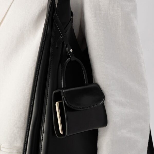 BY FAR Amber Folio - By Far Black - 90s Minimalist Leather Bag at Coveti