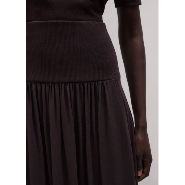 Me and Em Soft Sculpt Maxi Skirt
Stretch Jersey Skirt, view 4