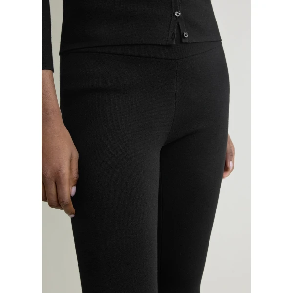 Toteme Pants with minimalist design at Coveti