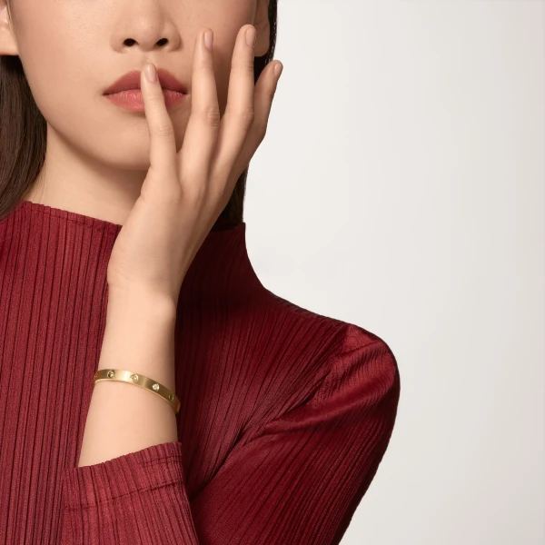 4 Diamonds - Fine Jewelry - Italian Luxury Ready-to-Wear at Coveti