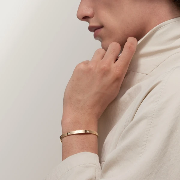 4 Diamonds - Fine Jewelry - Italian Luxury Ready-to-Wear at Coveti