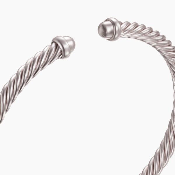 4mm – Cable motif close-up