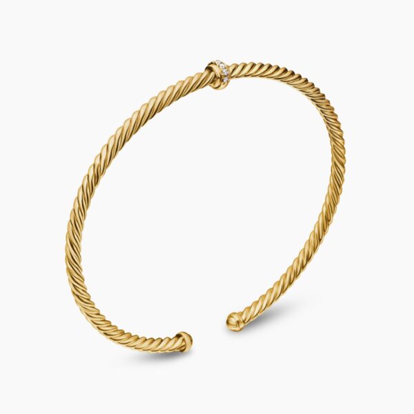 3mm Gold – worn on the wrist
