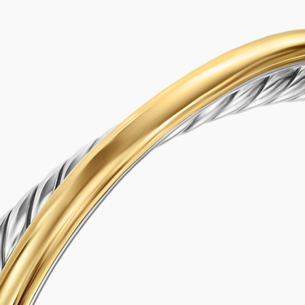 10.7mm – Cable motif close-up