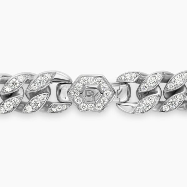 11.5mm – pavé setting and gemstone detail close-up|David Yurman Curb Chain Bracelet in Sterling Silver with Diamonds