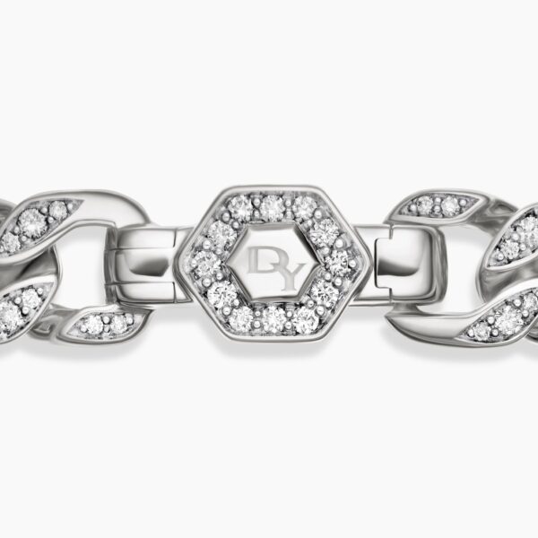 7mm – pavé setting and gemstone detail close-up|David Yurman Curb Chain Bracelet in Sterling Silver with Diamonds