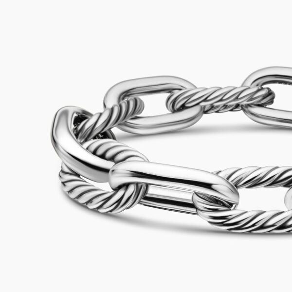 13.5mm – pavé setting and gemstone detail close-up|David Yurman DY Madison® Chain Bracelet in Sterling Silver