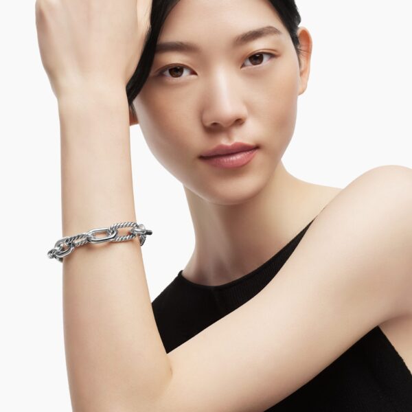 13.5mm in Silver – clasp and closure mechanism detail|David Yurman DY Madison® Chain Bracelet in Sterling Silver