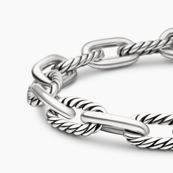8.5mm – pavé setting and gemstone detail close-up|David Yurman DY Madison® Chain Bracelet in Sterling Silver