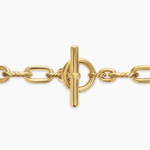 8.5mm – pavé setting and gemstone detail close-up|David Yurman DY Madison® Toggle Chain Bracelet in 18K Yellow Gold