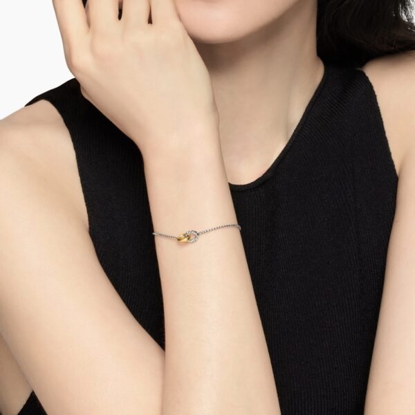15mm in Silver – front view of authentic Chain Bracelets at Coveti|David Yurman Petite Cable Linked Bracelet in Sterling Silver with 14K Yellow Gold