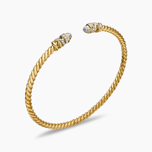 3mm Gold – worn on the wrist
