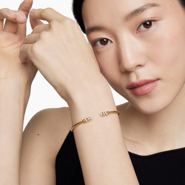 3mm – pavé setting and gemstone detail close-up|David Yurman Petite Helena Cablespira® Bracelet in 18K Yellow Gold with Diamonds