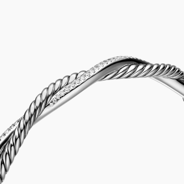 4.4mm – Cable motif close-up