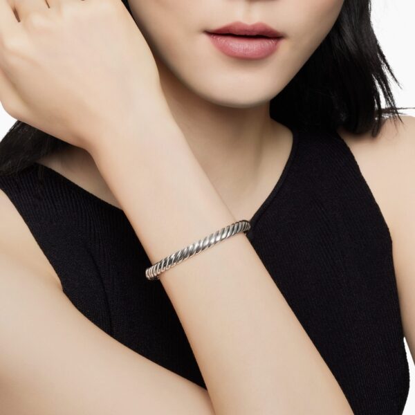 7mm – pavé setting and gemstone detail close-up|David Yurman Sculpted Cable Bangle Bracelet in Sterling Silver