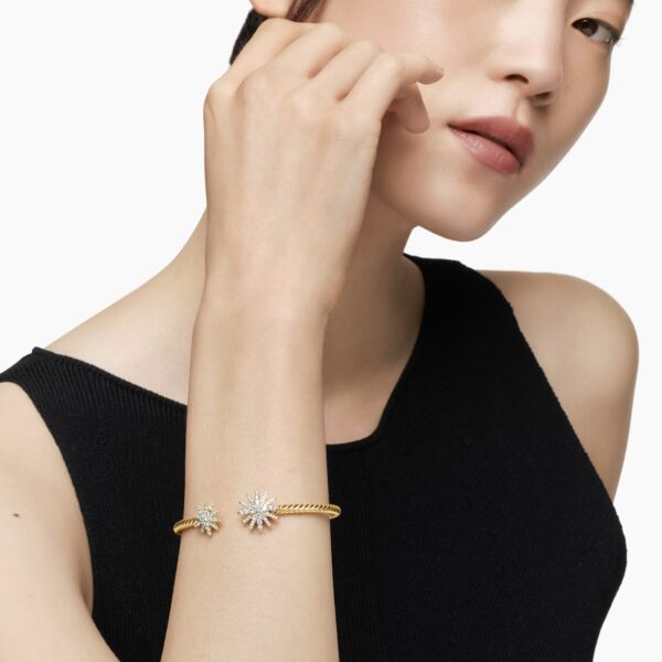 3.5mm – pavé setting and gemstone detail close-up|David Yurman Starburst Cable Bracelet in 18K Yellow Gold with Diamonds