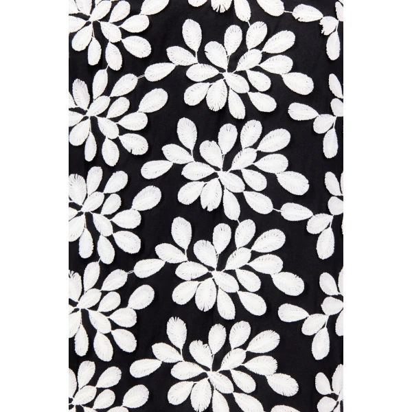 Destree Embroided Pencil Skirt With Floral Details - Destree - Graphic Parisian Fashion - Shop at Coveti