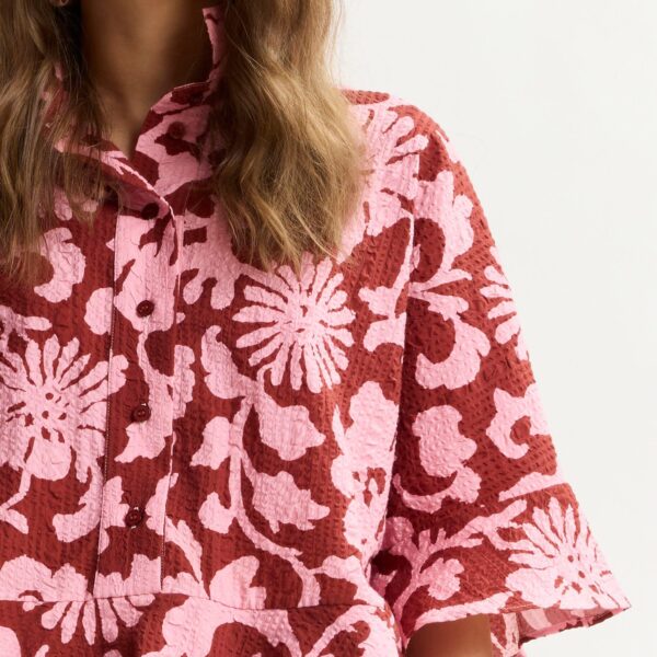 Essentiel Antwerp Pink And Dark Red Peplum Cotton Shirt With Contrasting Collar - Essentiel Antwerp Tops - Colorful Belgian Design - Shop at Coveti