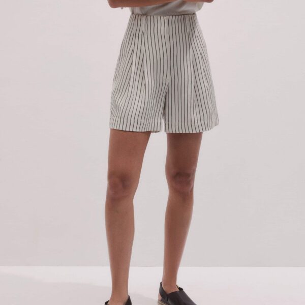 ME+EM Tailored Pleat Short