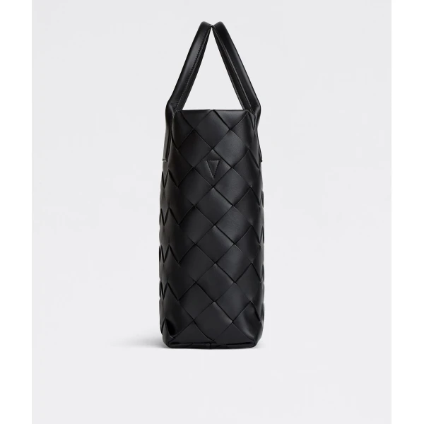 Khaite Maxi Intreccio Tote in Black/swimming pool - Multicolour Totes & Top-Handle Bags - The Lotus Tote Bag - Shop at Coveti