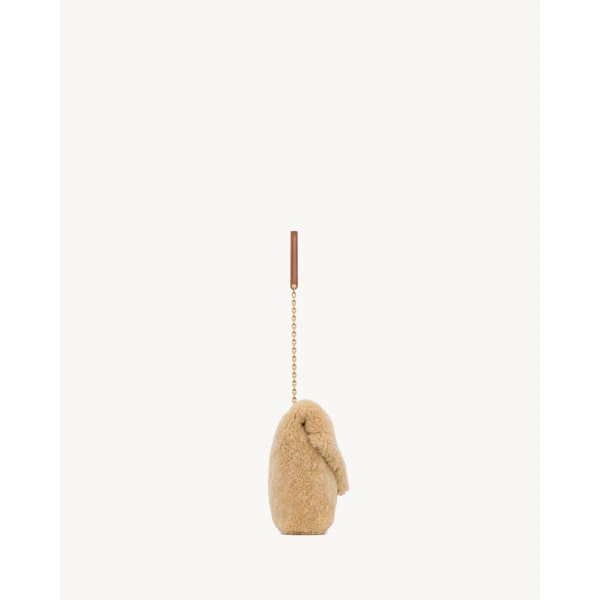 Saint Laurent CASSANDRE large pouch on chain in shearling, view 3