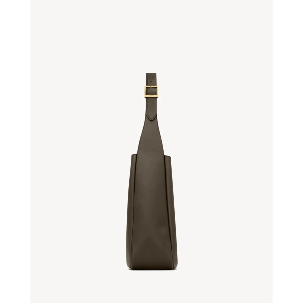 Saint Laurent LE 5 À 7 supple LARGE in grained leather, view 4