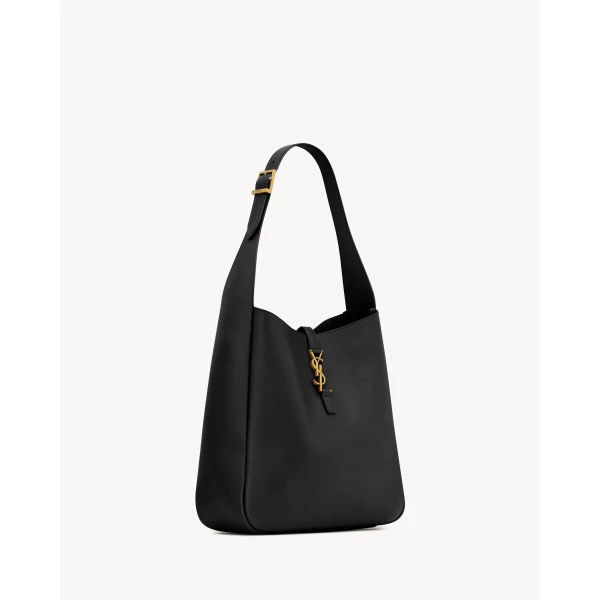 Saint Laurent LE 5 À 7 supple LARGE in grained leather, view 5