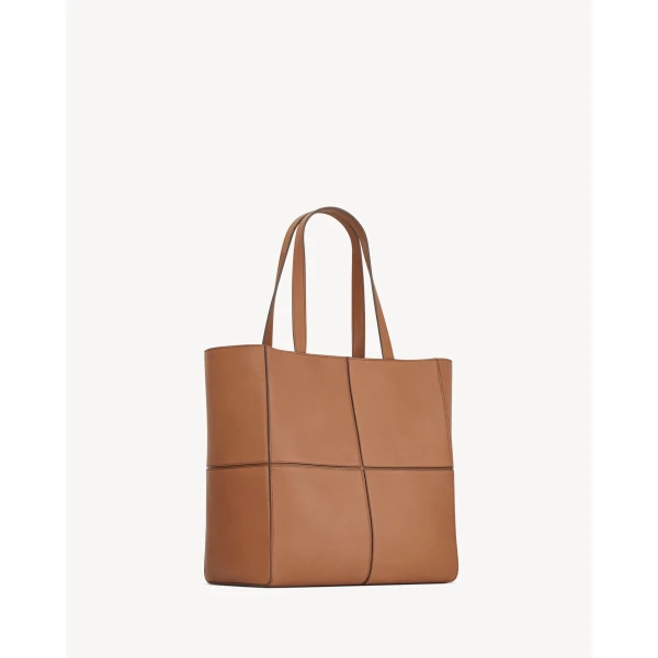 SAINT LAURENT PARIS small 4 CARRÉ tote in leather, view 4