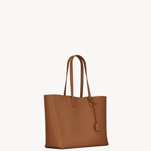 Saint Laurent Shopping Saint Laurent in leather designed in Paris