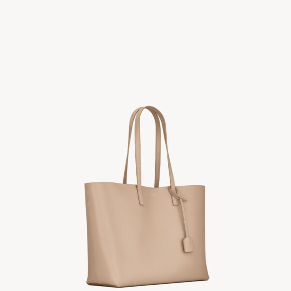 Saint Laurent Shopping Saint Laurent in leather designed in Paris