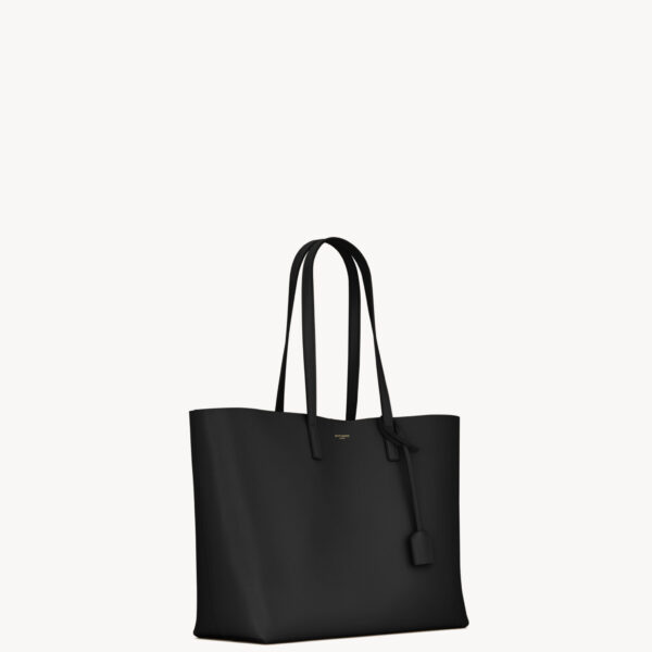 Saint Laurent Shopping Saint Laurent in leather designed in Paris