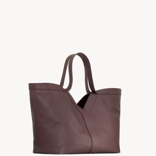 Saint Laurent Y tote in leather designed in Paris