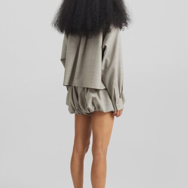 The Frankie Shop Alina Bubble Hem Shorts - Beige Glen Plaid - Oversized Minimalist Shorts in Multicolour - Shop at Coveti