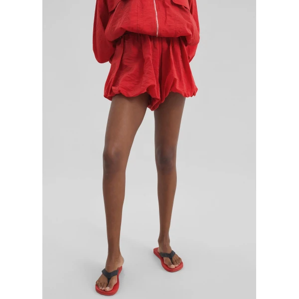 The Frankie Shop Alina Bubble Hem Shorts – Red, view 3