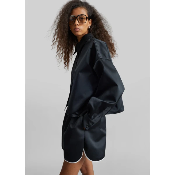 The Frankie Shop Arlen Satin Boxy Shirt – Black, view 5