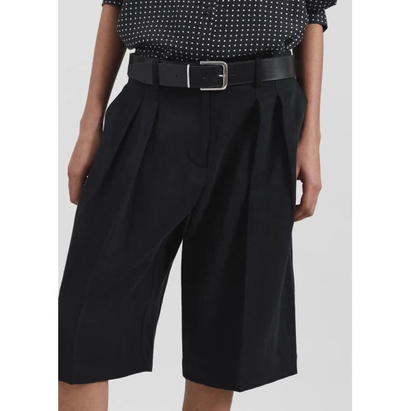 The Frankie Shop Bilbao Pleated Linen Bermuda Shorts – Black, view 3