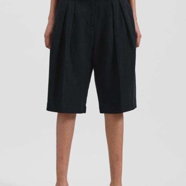 The Frankie Shop Bilbao Pleated Linen Bermuda Shorts - Black - Oversized Minimalist Shorts in Black - Shop at Coveti