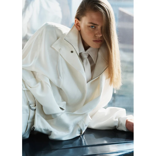 The Frankie Shop Breya Fluid Jacket – White, view 4