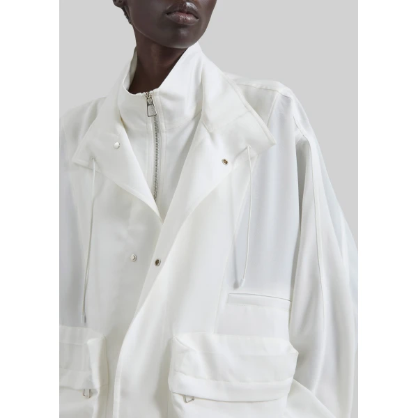 The Frankie Shop Breya Fluid Jacket – White, view 5