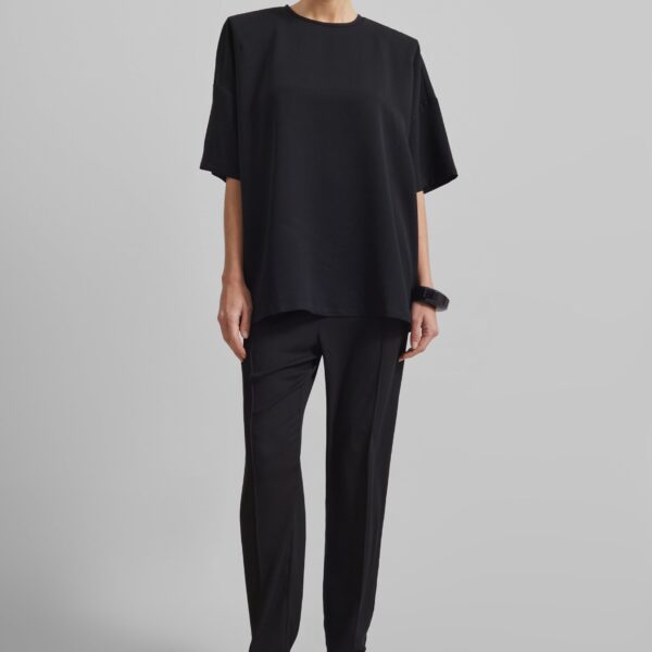 The Frankie Shop Callice Padded T-Shirt - Black - Oversized Minimalist Tops in Black - Shop at Coveti