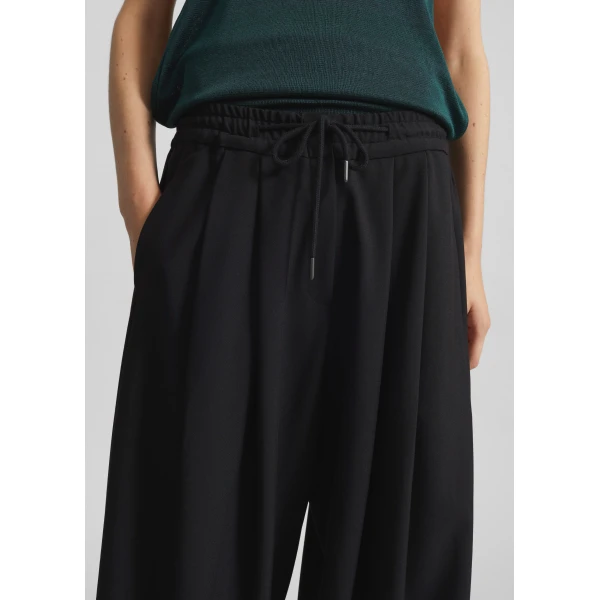 The Frankie Shop Corlen Pleated Wide Pants – Black, view 3