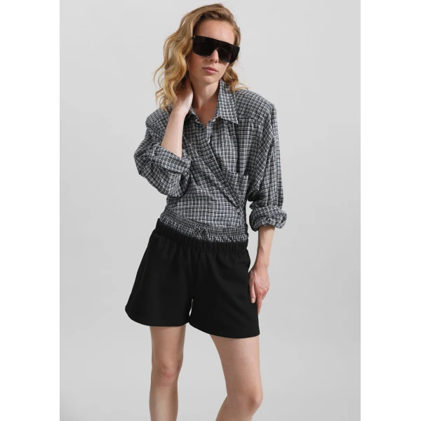 The Frankie Shop Cressy Double Waistband Shorts – Black, view 2