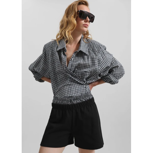 The Frankie Shop Cressy Double Waistband Shorts – Black, view 4