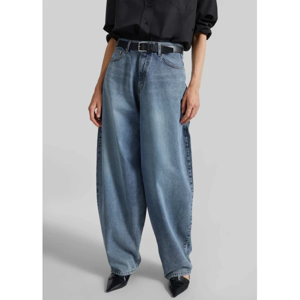 The Frankie Shop Elga Barrel Leg Jeans – Medium Wash, view 3