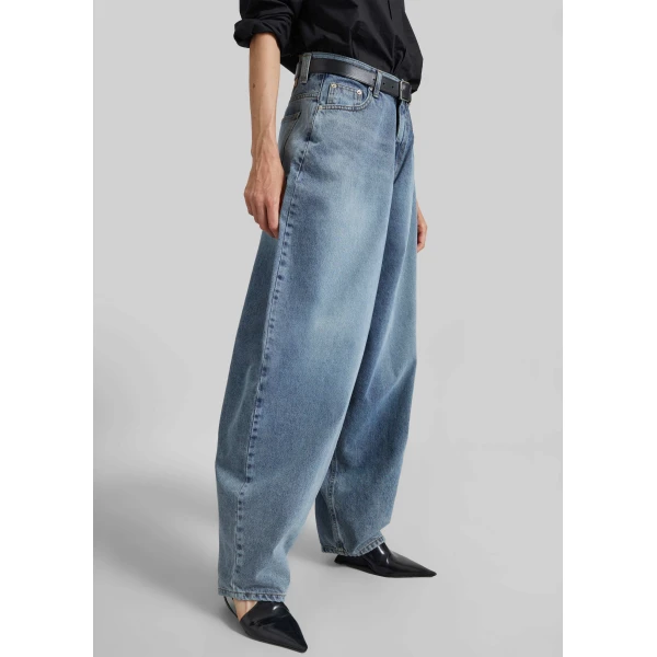 The Frankie Shop Elga Barrel Leg Jeans – Medium Wash, view 6